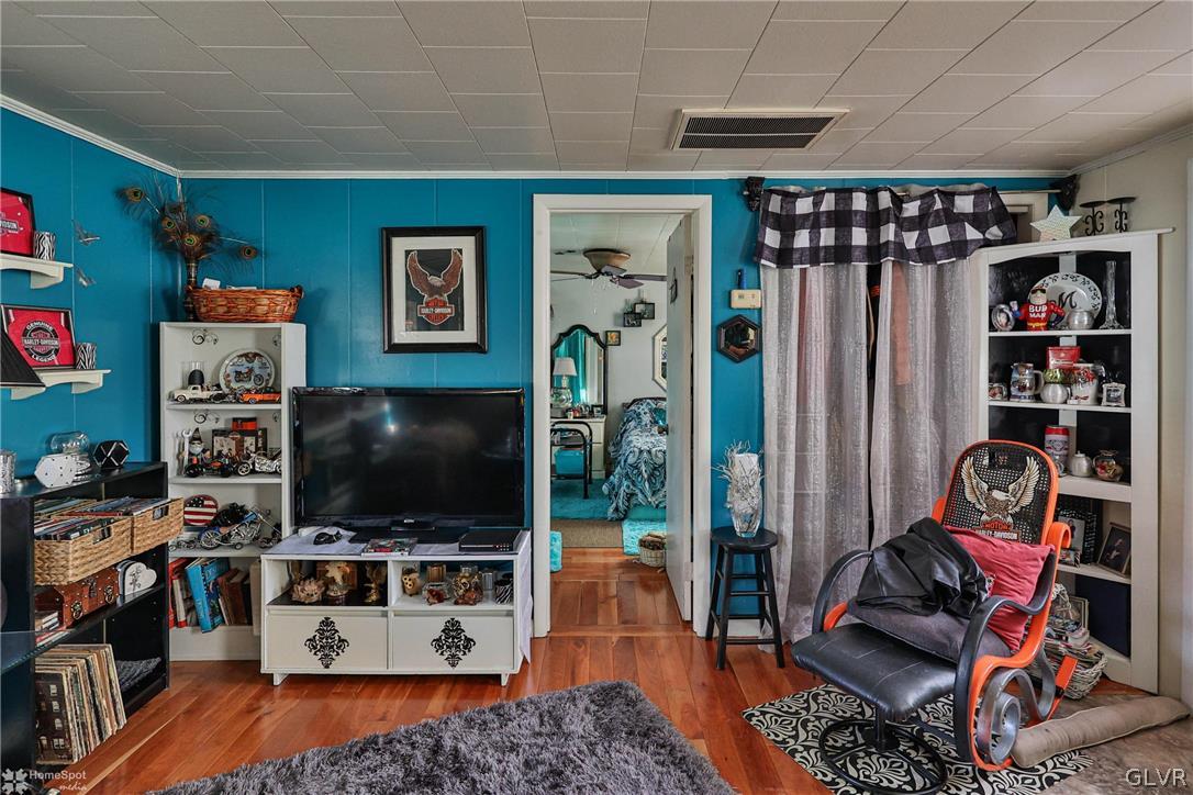 292 East Moorestown Road Wind Gap, PA 18091 - Photo 6 of 46 a living room with furniture and a flat screen tv