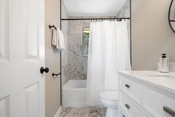 $199,900 | 207 Oglesby Avenue, Crestview, FL 32536