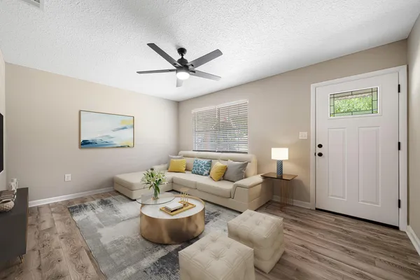 $199,900 | 207 Oglesby Avenue, Crestview, FL 32536