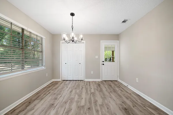 $199,900 | 207 Oglesby Avenue, Crestview, FL 32536