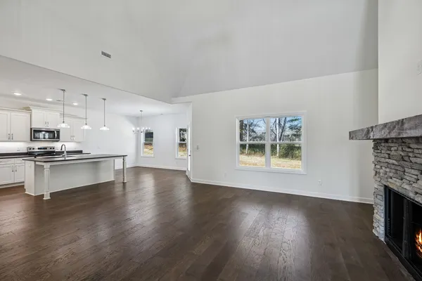 $549,900 | 281 Estates Drive, Smithville, TN 37166