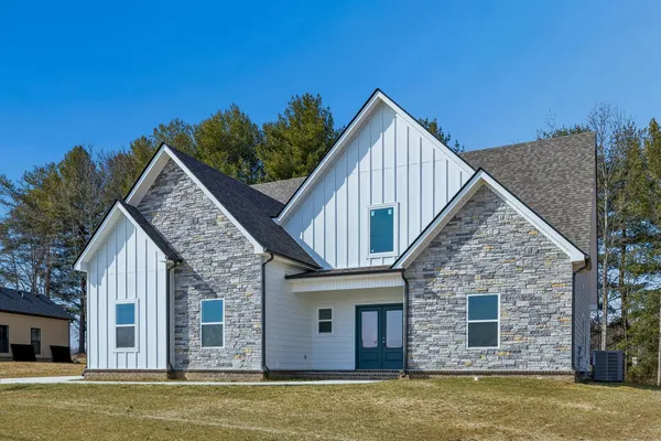 $549,900 | 281 Estates Drive, Smithville, TN 37166