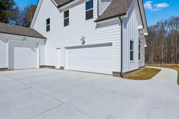 $549,900 | 281 Estates Drive, Smithville, TN 37166