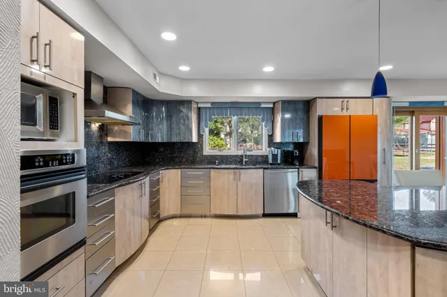 $1,099,000 | 509 Long Lane, Huntingdon Valley, PA 19006