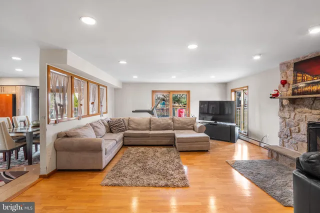 $1,099,000 | 509 Long Lane, Huntingdon Valley, PA 19006