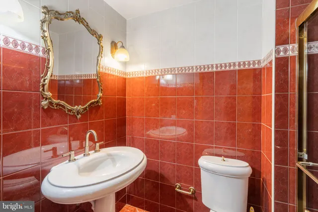 $1,099,000 | 509 Long Lane, Huntingdon Valley, PA 19006