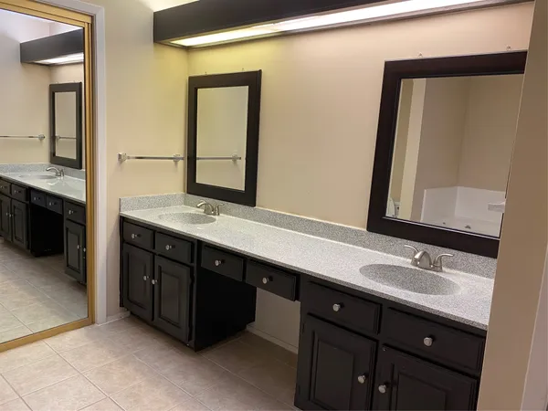 $3,200 | 12625 Memorial Drive, Unit 137, Houston, TX 77024