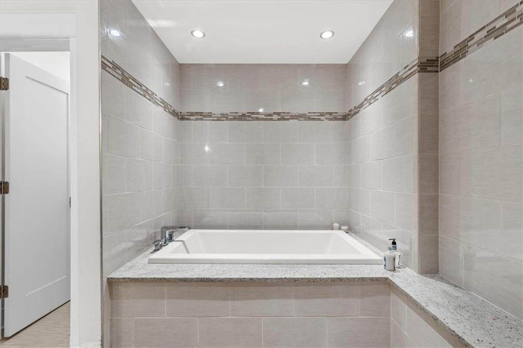 1822 Harcum Way, Unit 1 Pittsburgh, PA 15203 - Photo 26 of 39