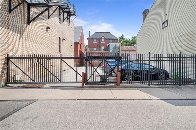 1822 Harcum Way, Unit 1 Pittsburgh, PA 15203 - Photo 31 of 39