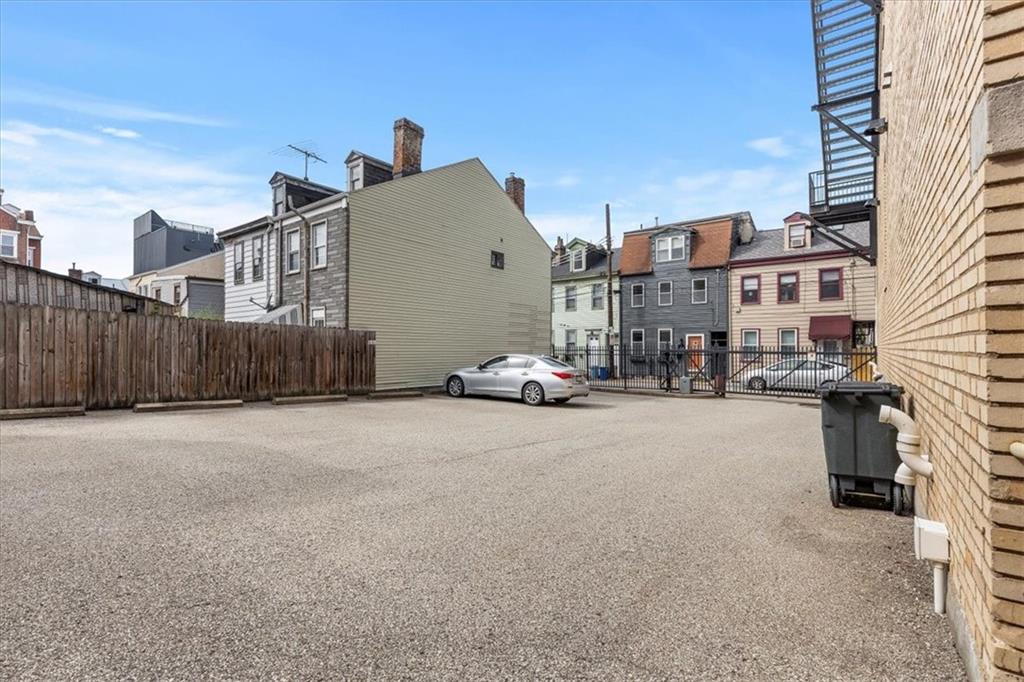 1822 Harcum Way, Unit 1 Pittsburgh, PA 15203 - Photo 32 of 39