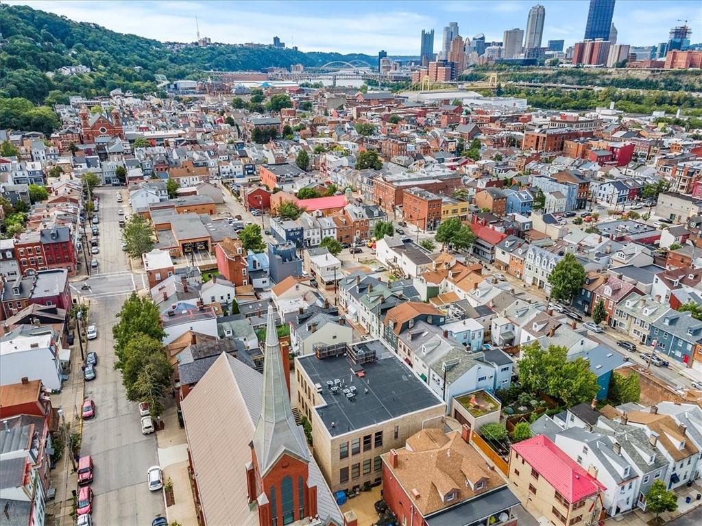 1822 Harcum Way, Unit 1 Pittsburgh, PA 15203 - Photo 37 of 39