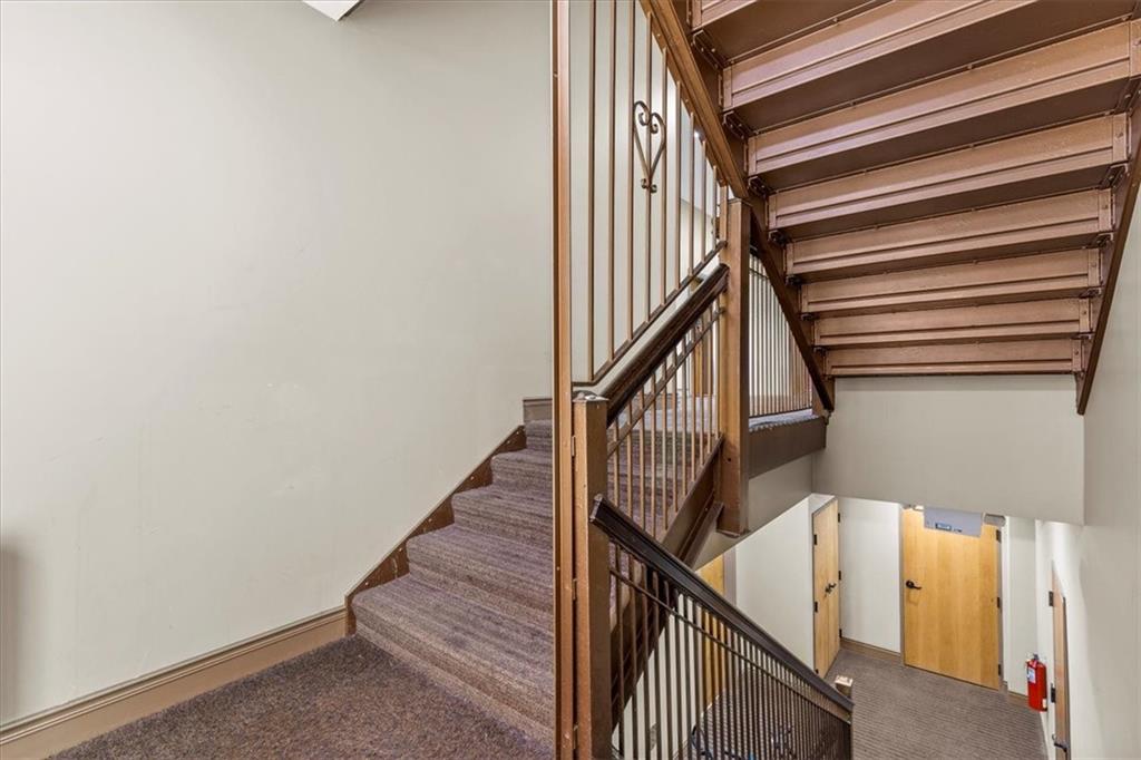 1822 Harcum Way, Unit 1 Pittsburgh, PA 15203 - Photo 4 of 39