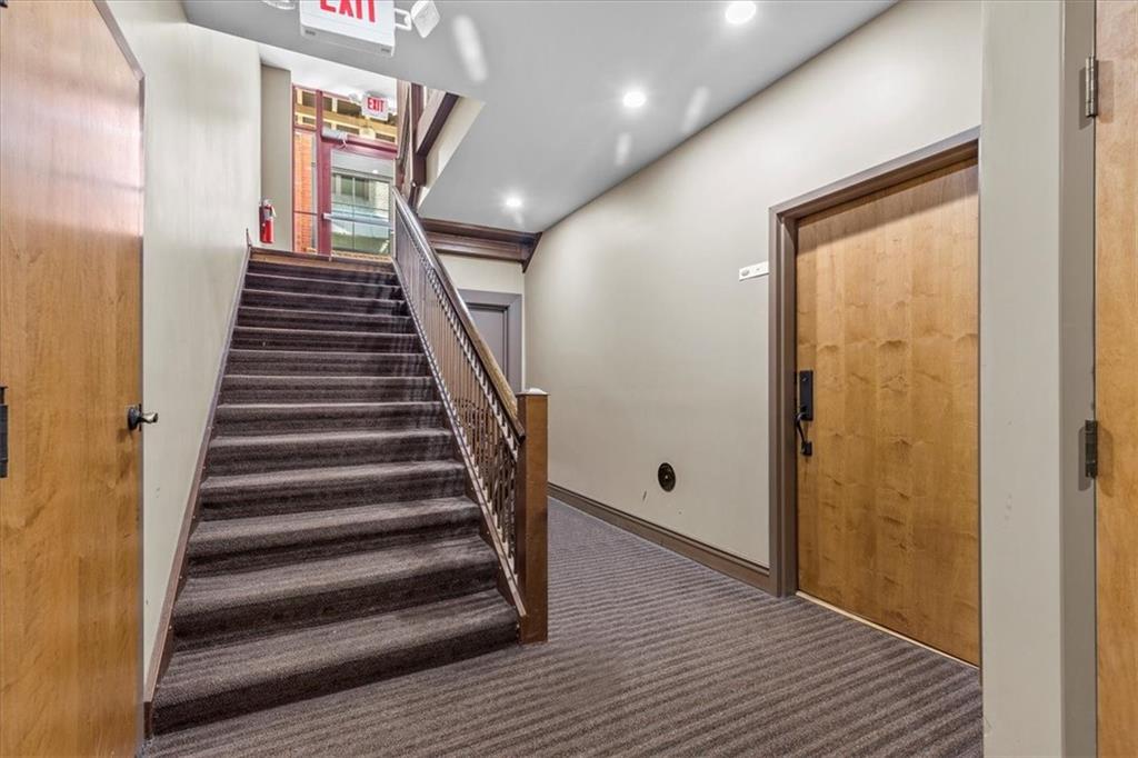 1822 Harcum Way, Unit 1 Pittsburgh, PA 15203 - Photo 5 of 39