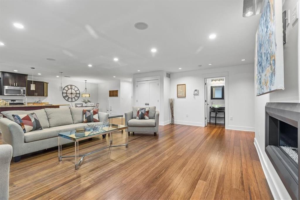 1822 Harcum Way, Unit 1 Pittsburgh, PA 15203 - Photo 10 of 39