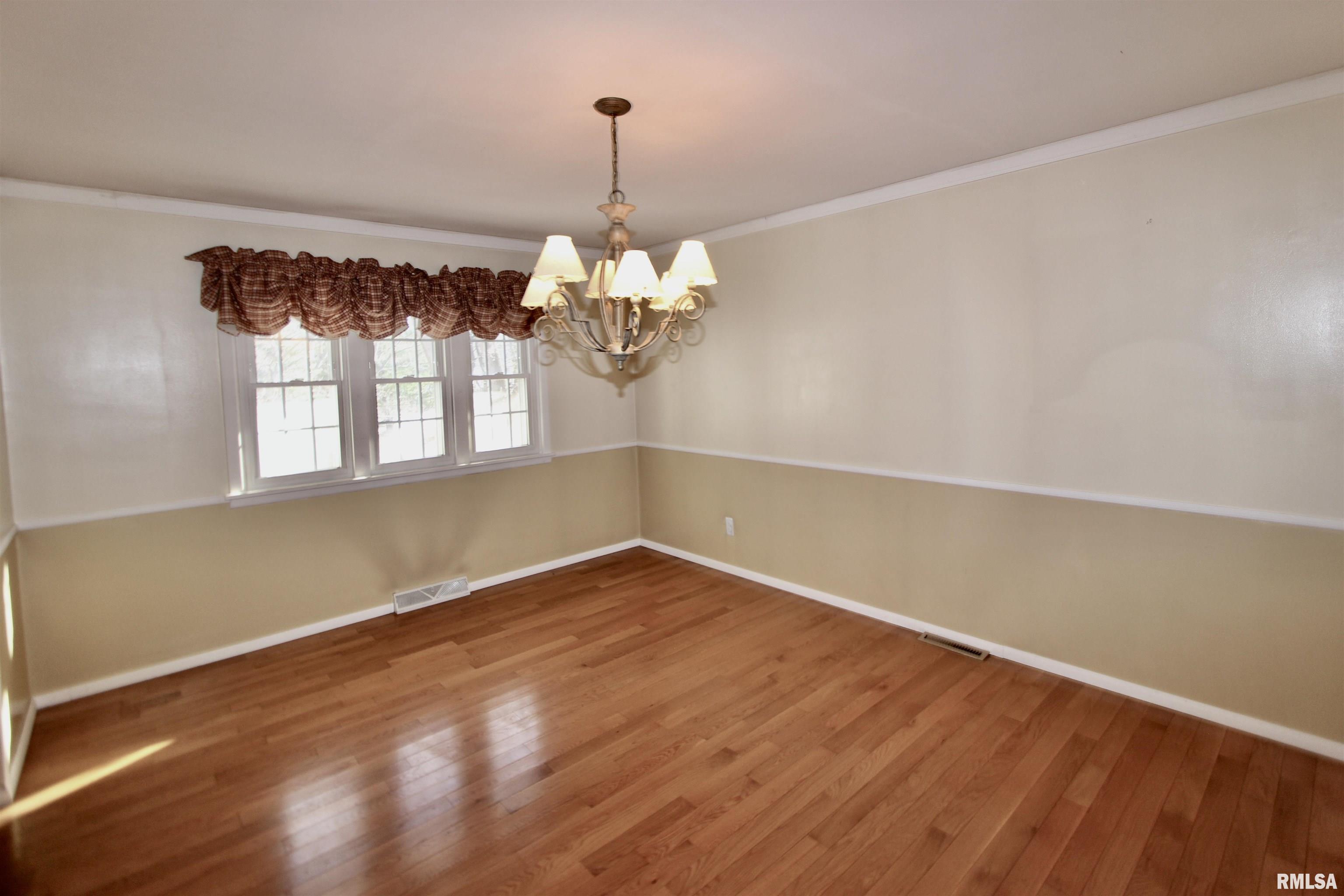 5928 North Roxbury Lane Peoria, IL 61614 - Photo 11 of 76