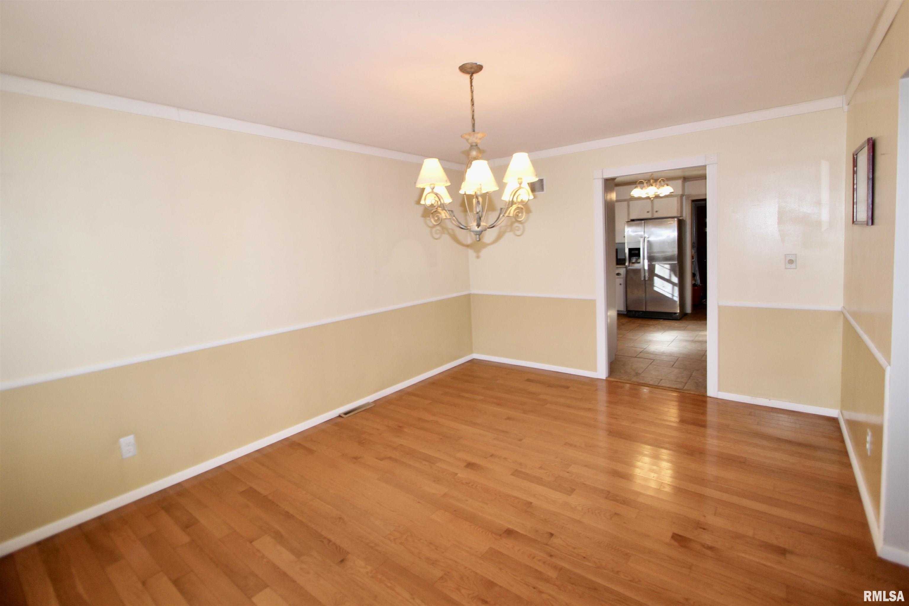 5928 North Roxbury Lane Peoria, IL 61614 - Photo 13 of 76