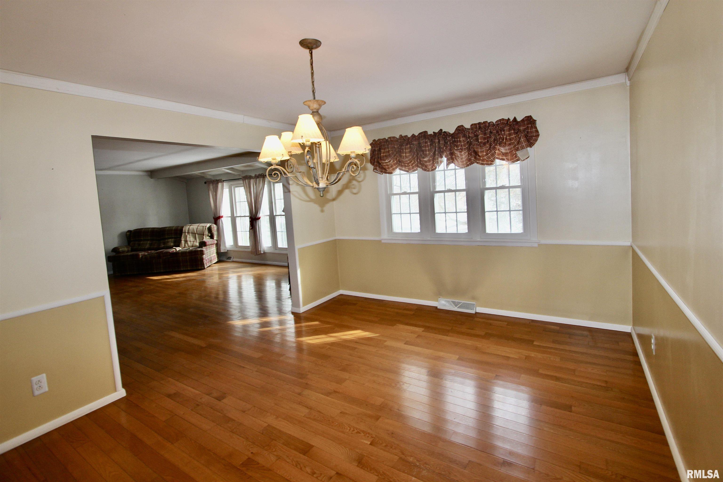 5928 North Roxbury Lane Peoria, IL 61614 - Photo 14 of 86