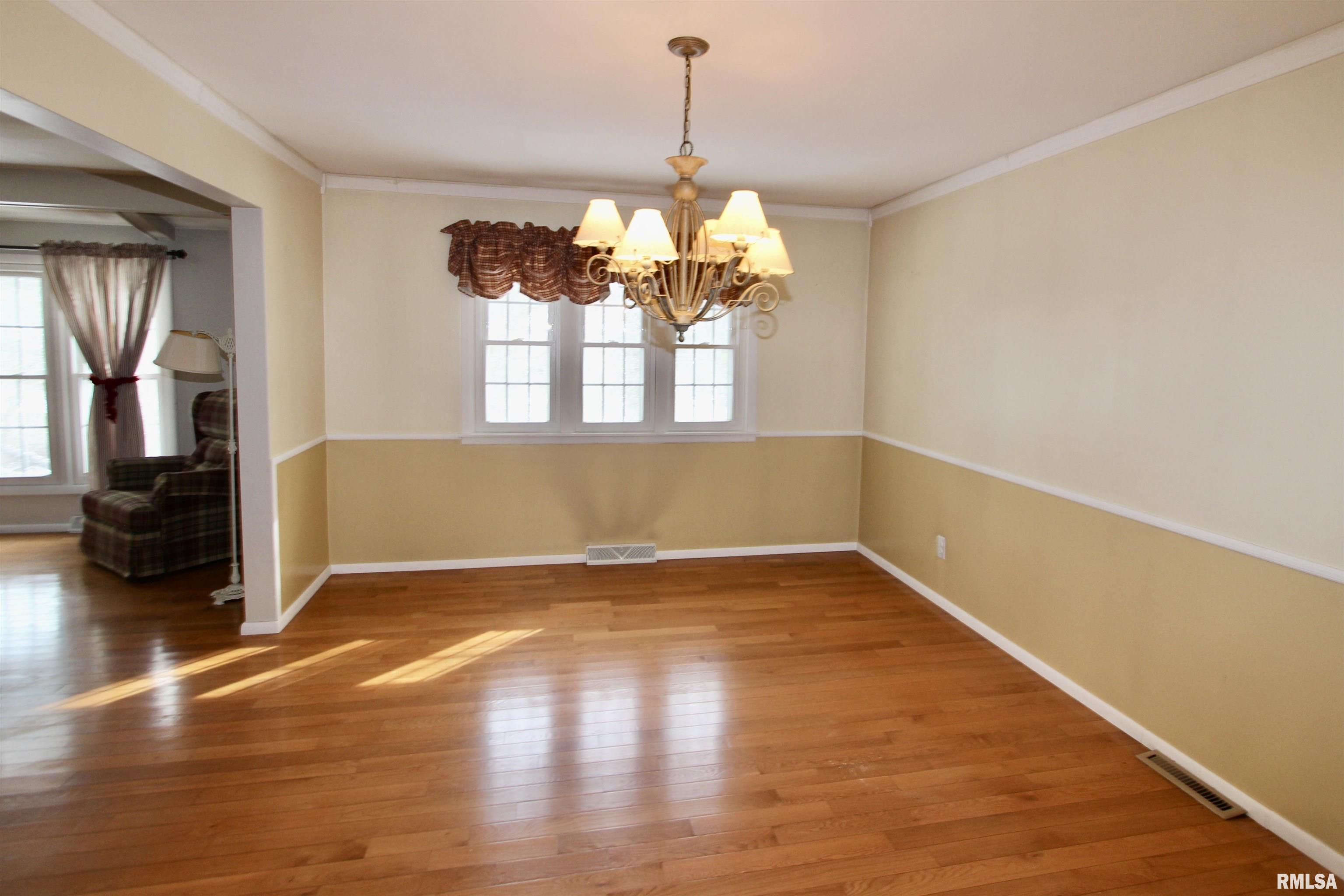 5928 North Roxbury Lane Peoria, IL 61614 - Photo 15 of 86