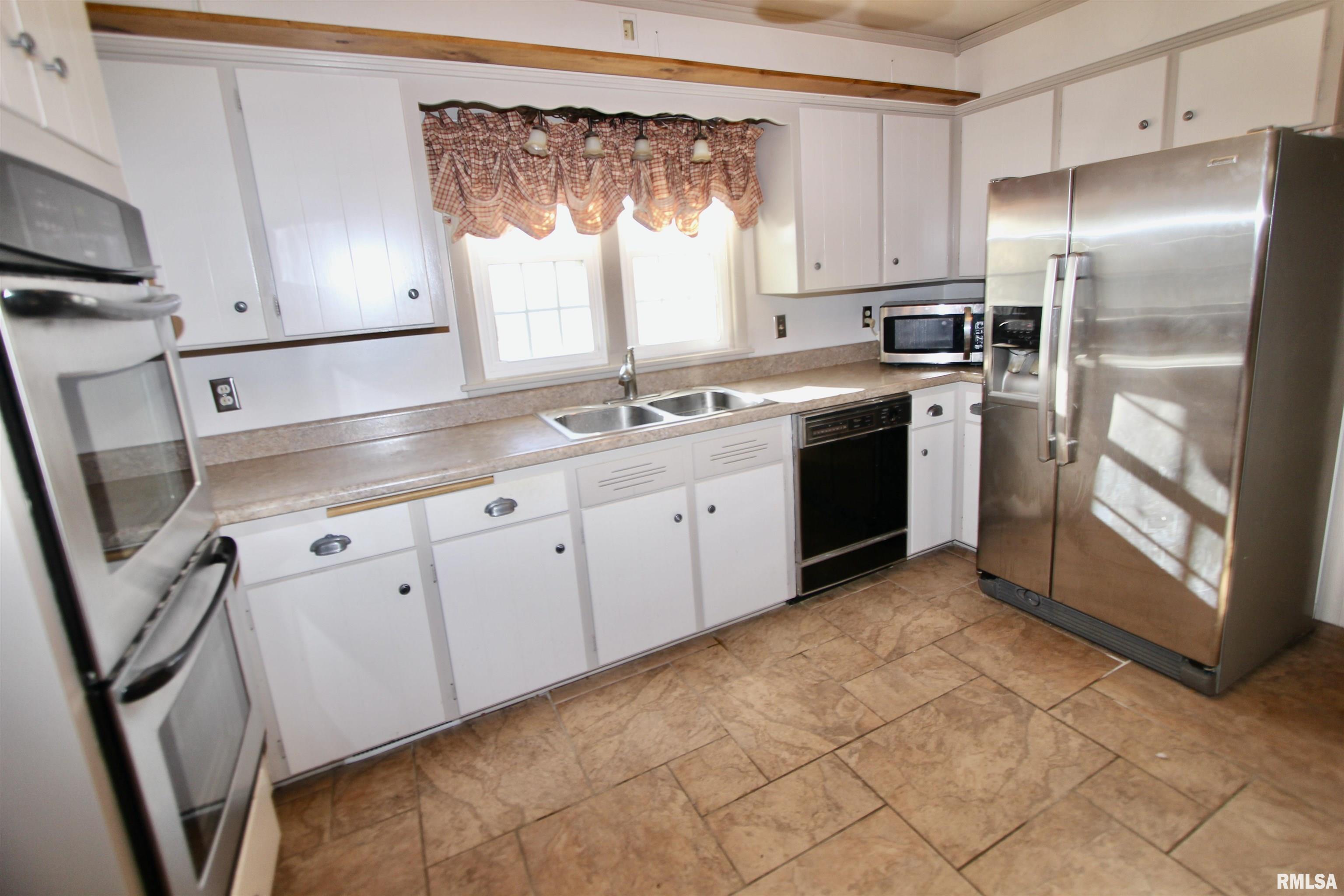 5928 North Roxbury Lane Peoria, IL 61614 - Photo 16 of 76