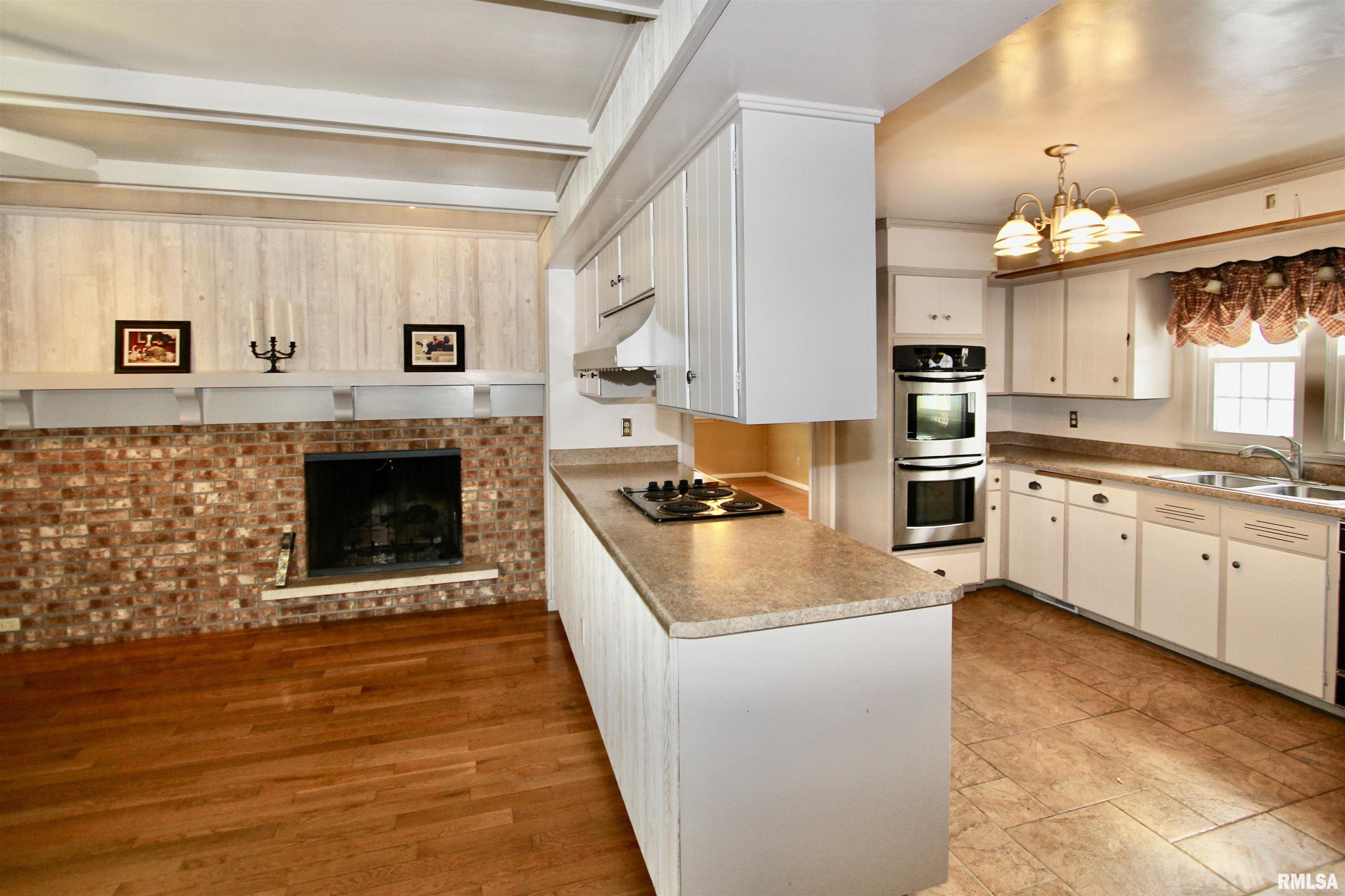 5928 North Roxbury Lane Peoria, IL 61614 - Photo 20 of 86