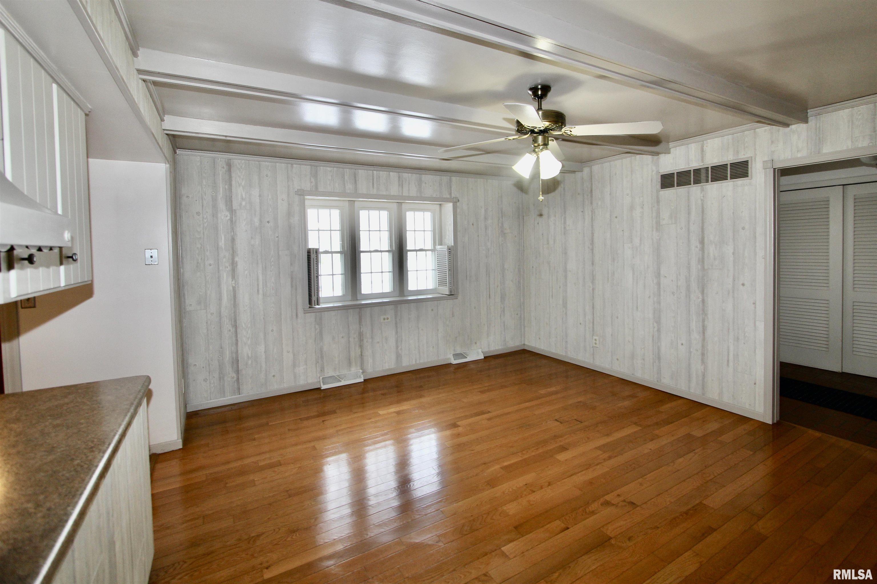 5928 North Roxbury Lane Peoria, IL 61614 - Photo 24 of 86