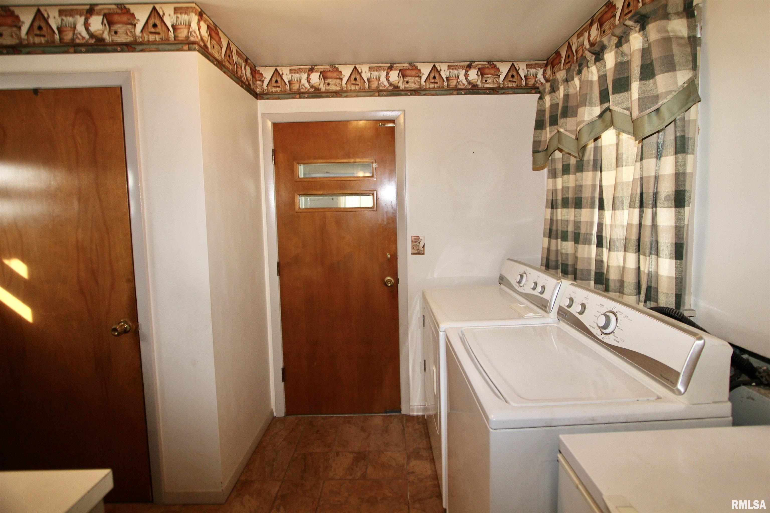 5928 North Roxbury Lane Peoria, IL 61614 - Photo 25 of 86