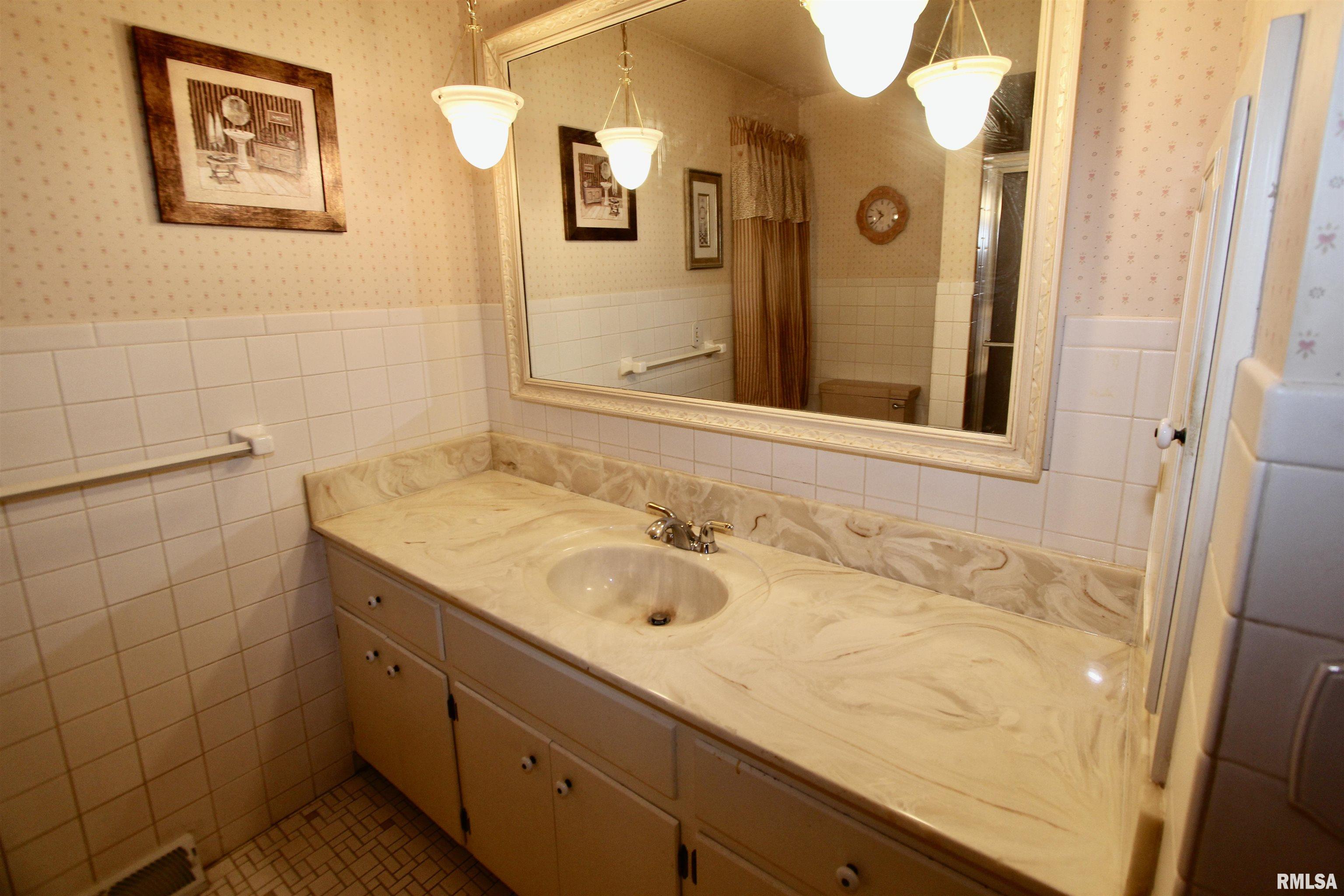 5928 North Roxbury Lane Peoria, IL 61614 - Photo 36 of 86