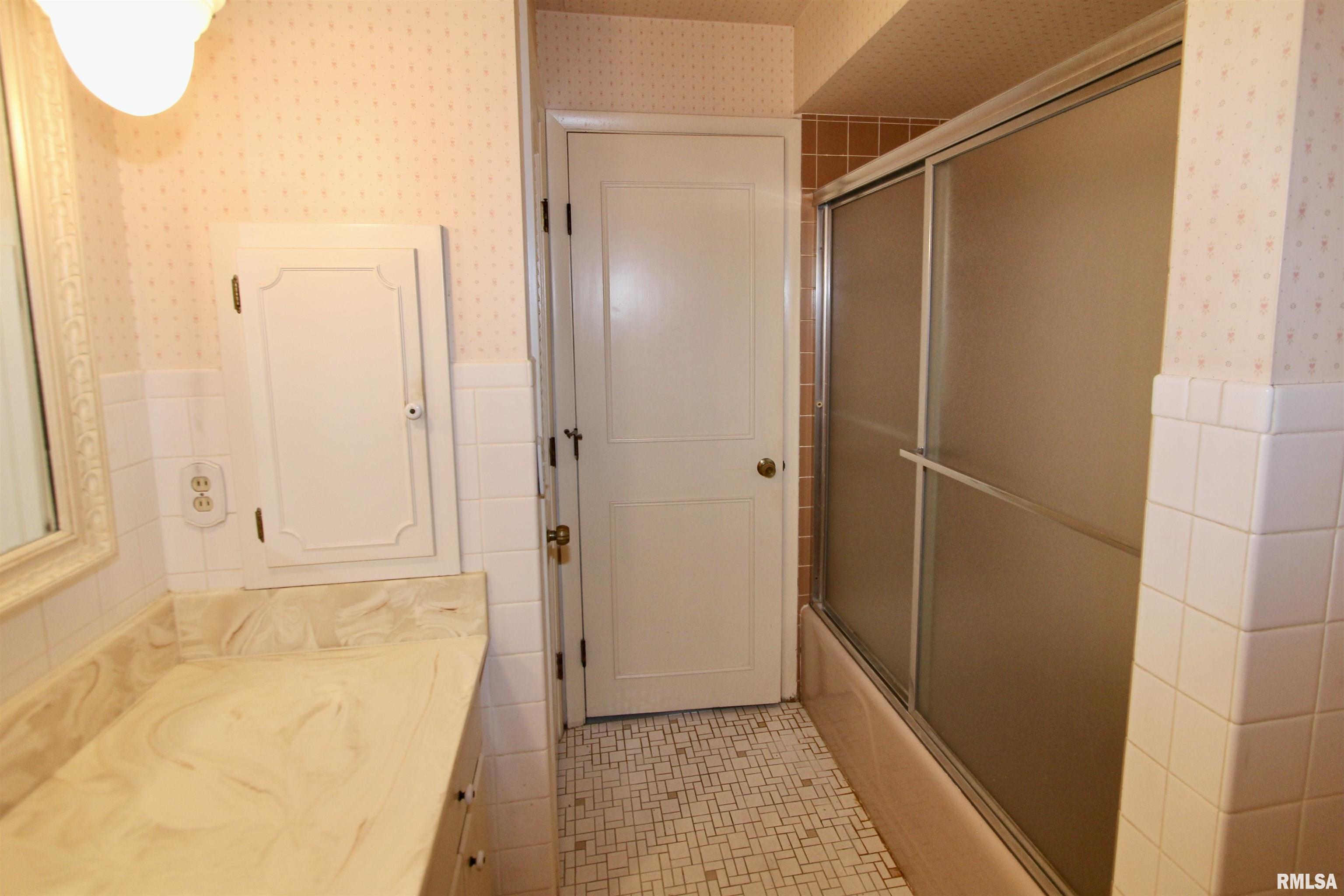 5928 North Roxbury Lane Peoria, IL 61614 - Photo 38 of 86