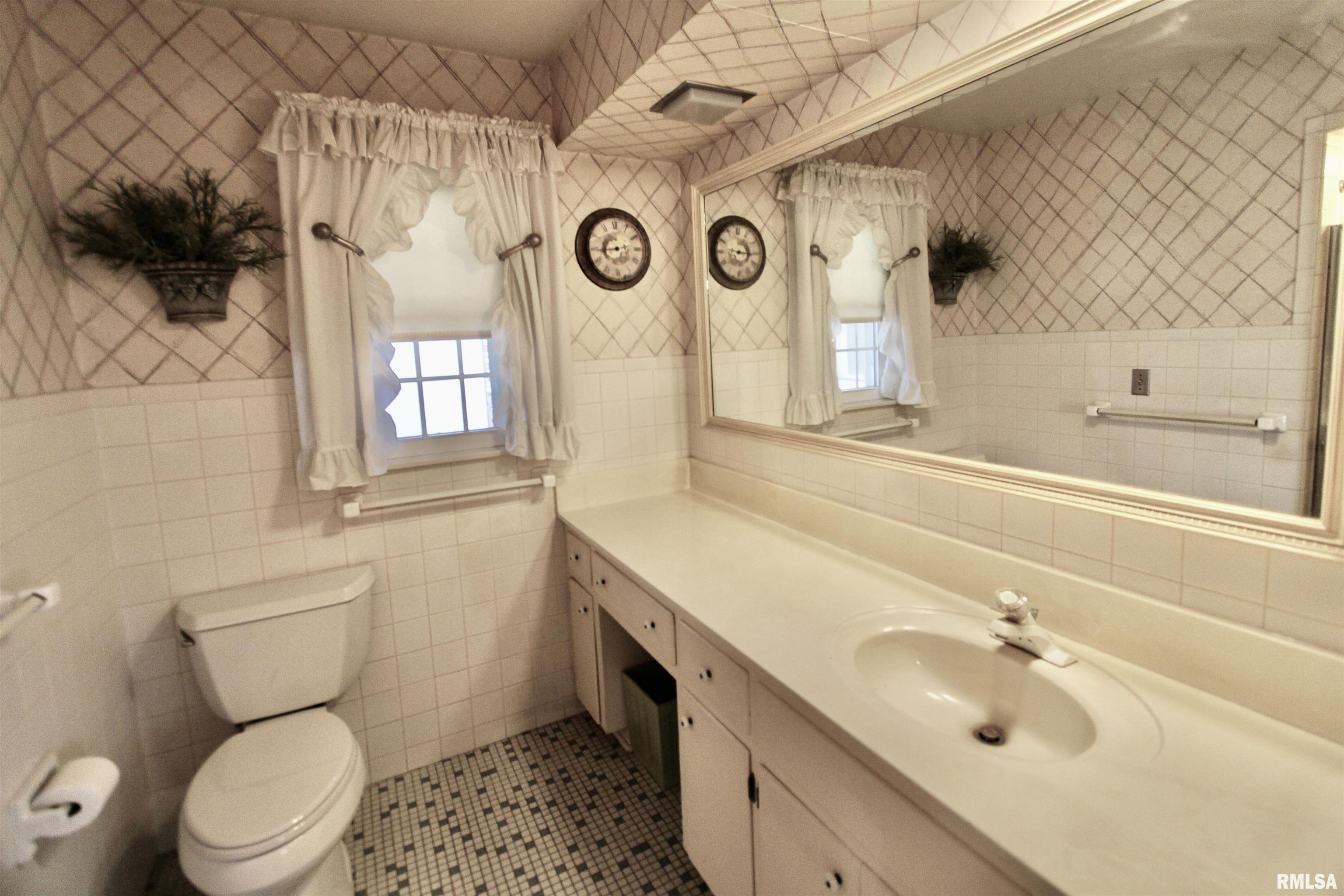 5928 North Roxbury Lane Peoria, IL 61614 - Photo 40 of 76