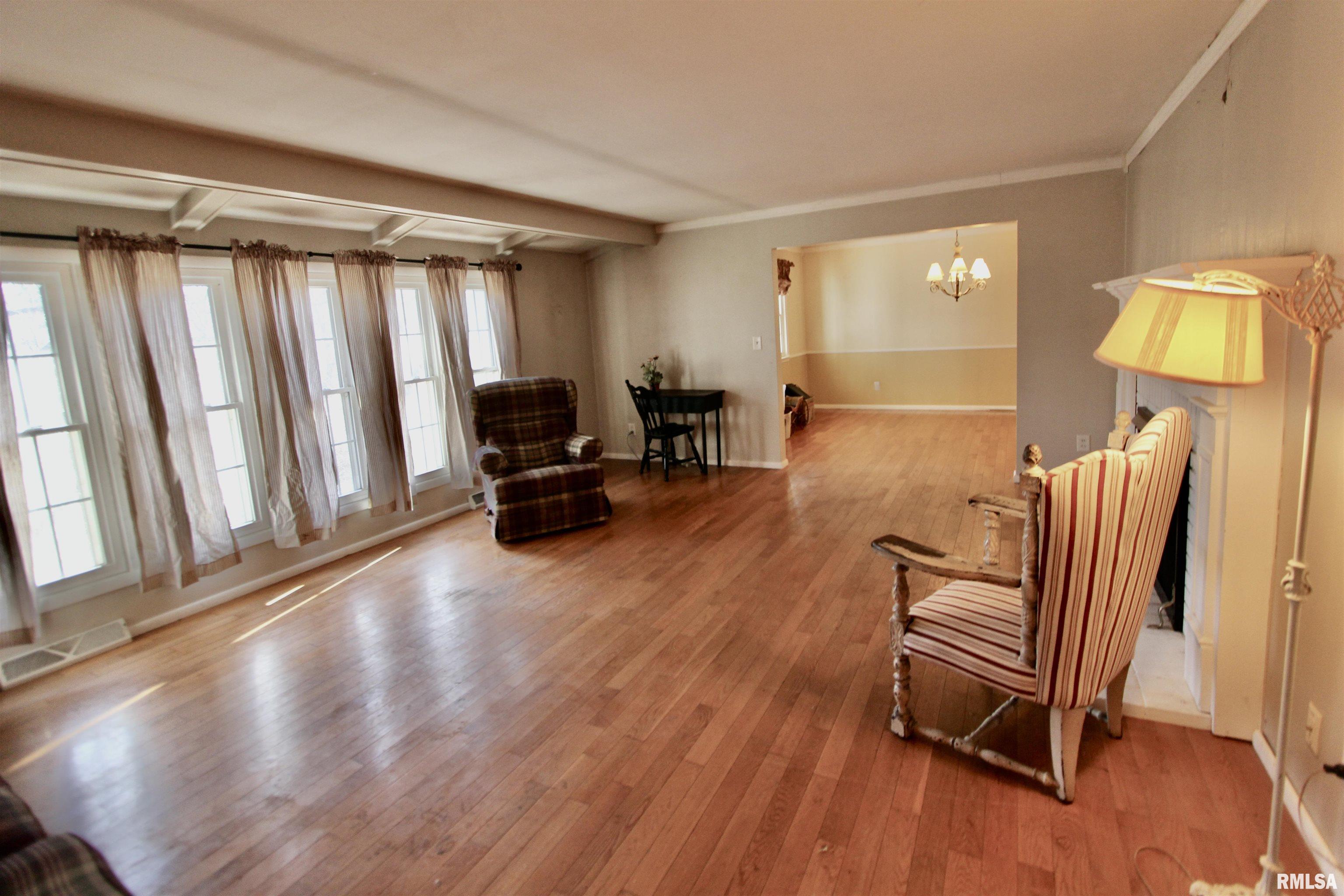 5928 North Roxbury Lane Peoria, IL 61614 - Photo 5 of 76