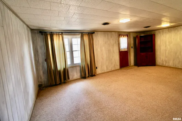 $230,000 | 5928 North Roxbury Lane, Peoria, IL 61614