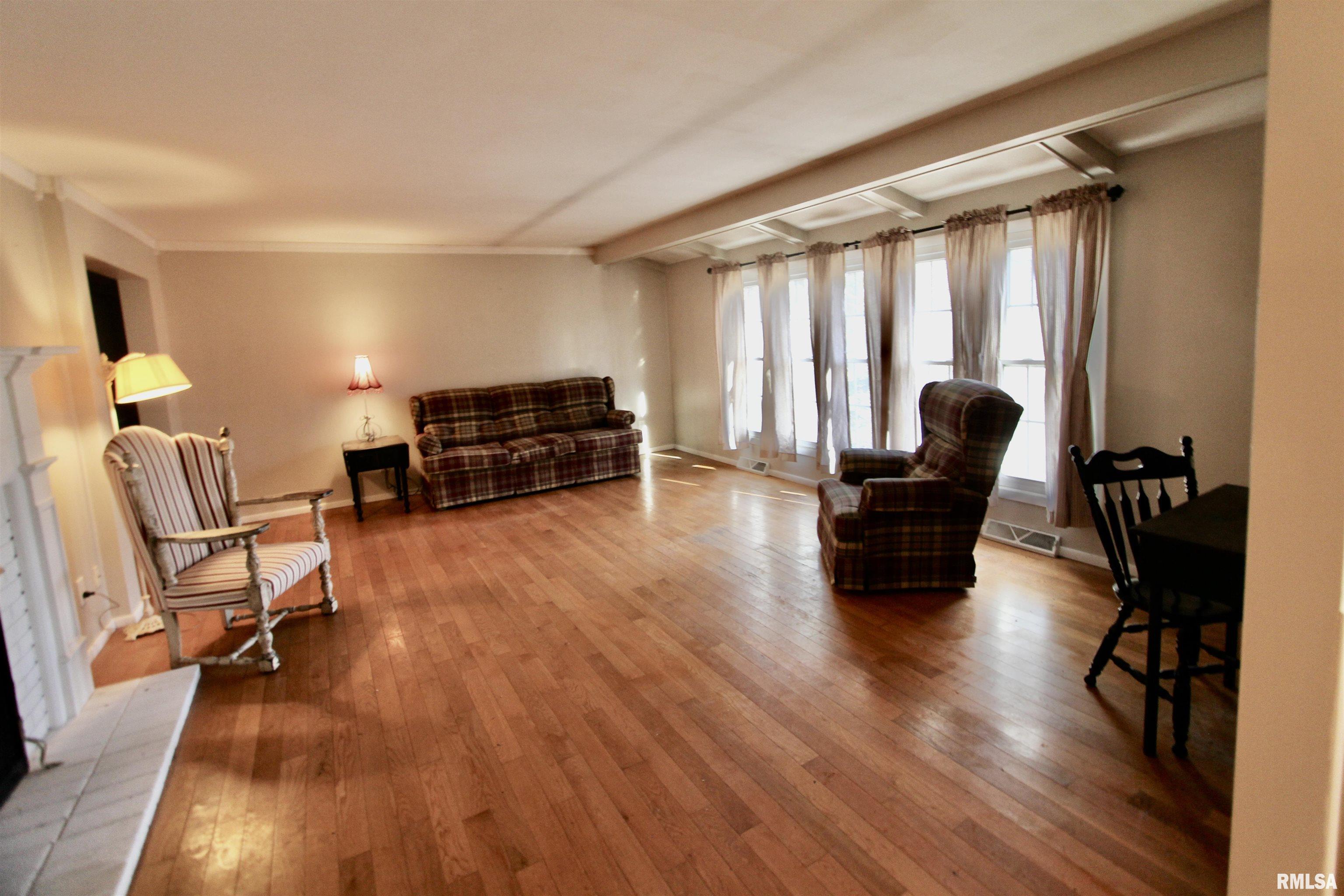 5928 North Roxbury Lane Peoria, IL 61614 - Photo 6 of 76