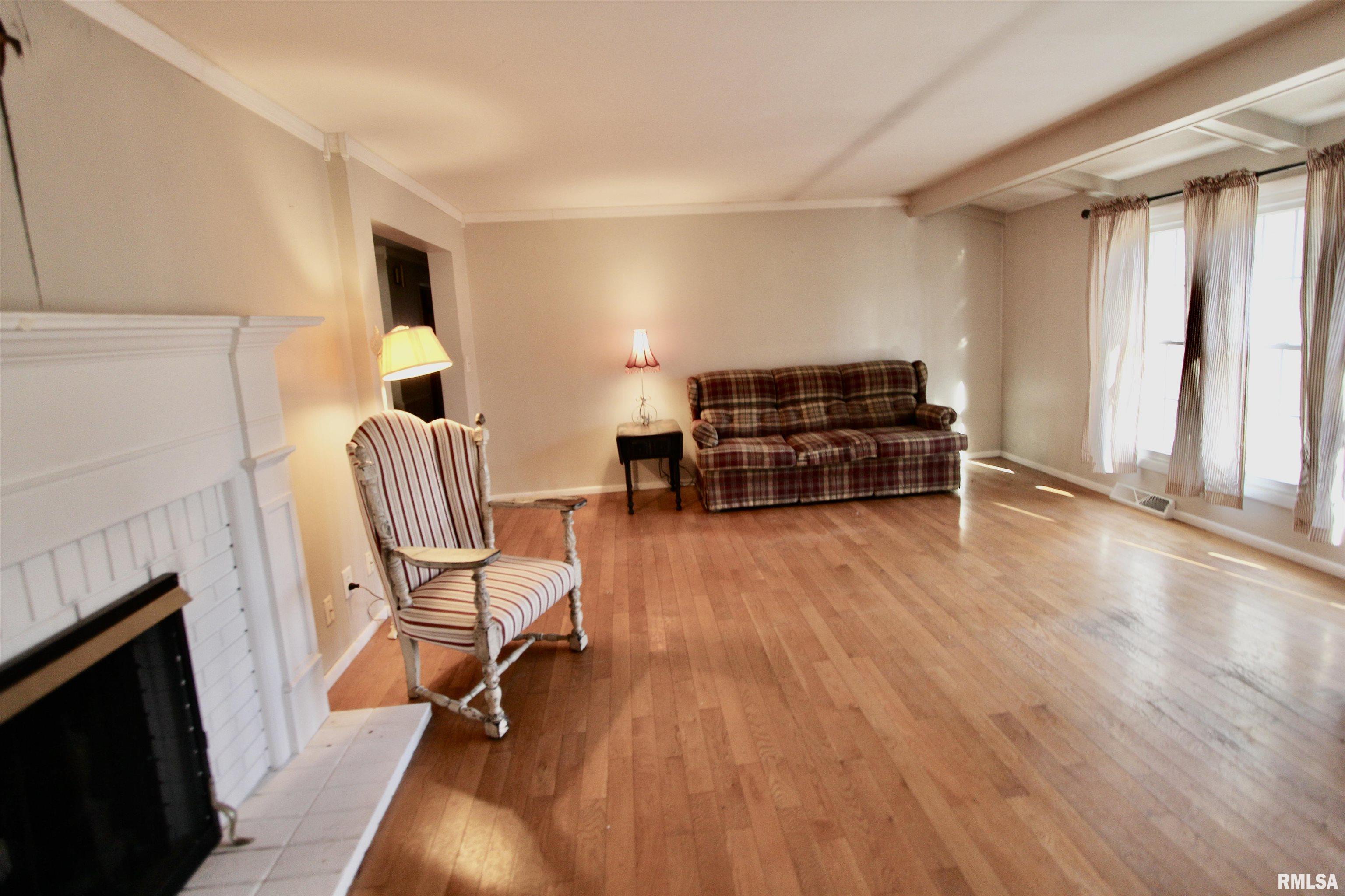 5928 North Roxbury Lane Peoria, IL 61614 - Photo 9 of 76