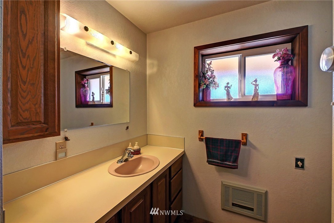 141 East Chewuch Road Winthrop, WA 98862 - Photo 13 of 39 Gallery Image 13