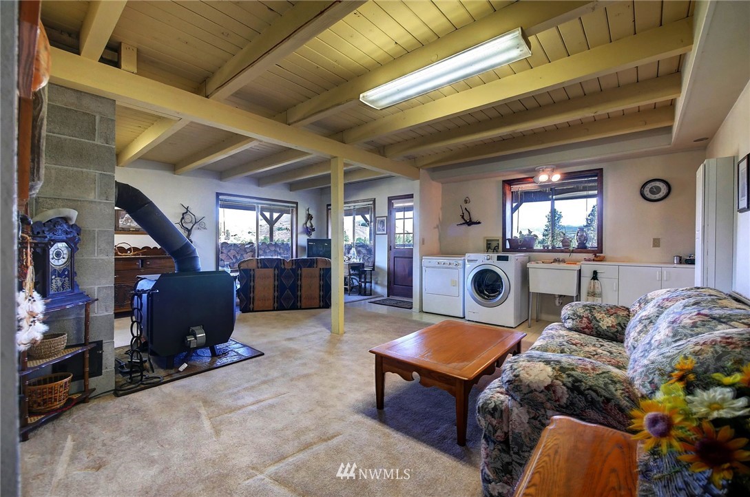 141 East Chewuch Road Winthrop, WA 98862 - Photo 17 of 39 Gallery Image 17