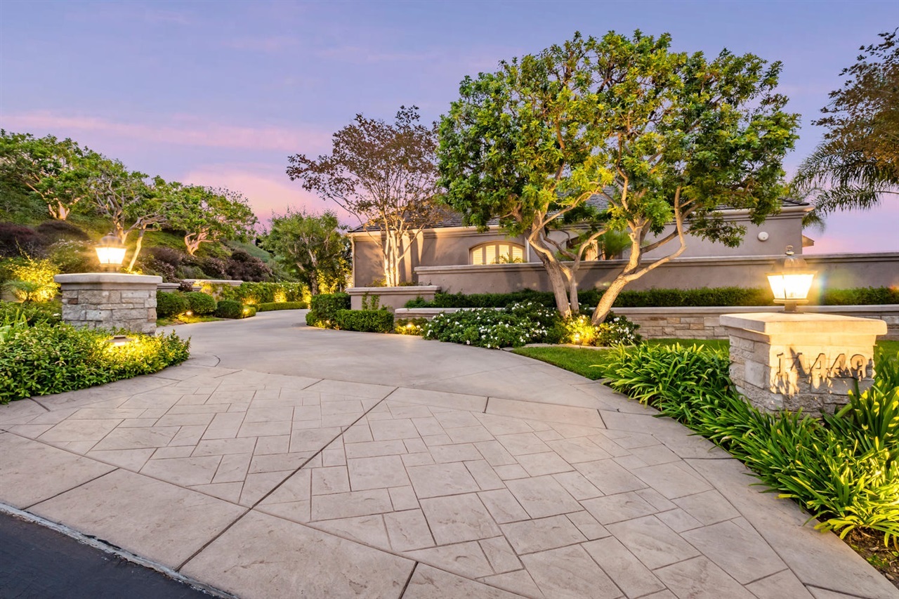 14449 Strawberry Road Rancho Santa Fe, CA 92067 - Photo 2 of 25 Gallery Image 2