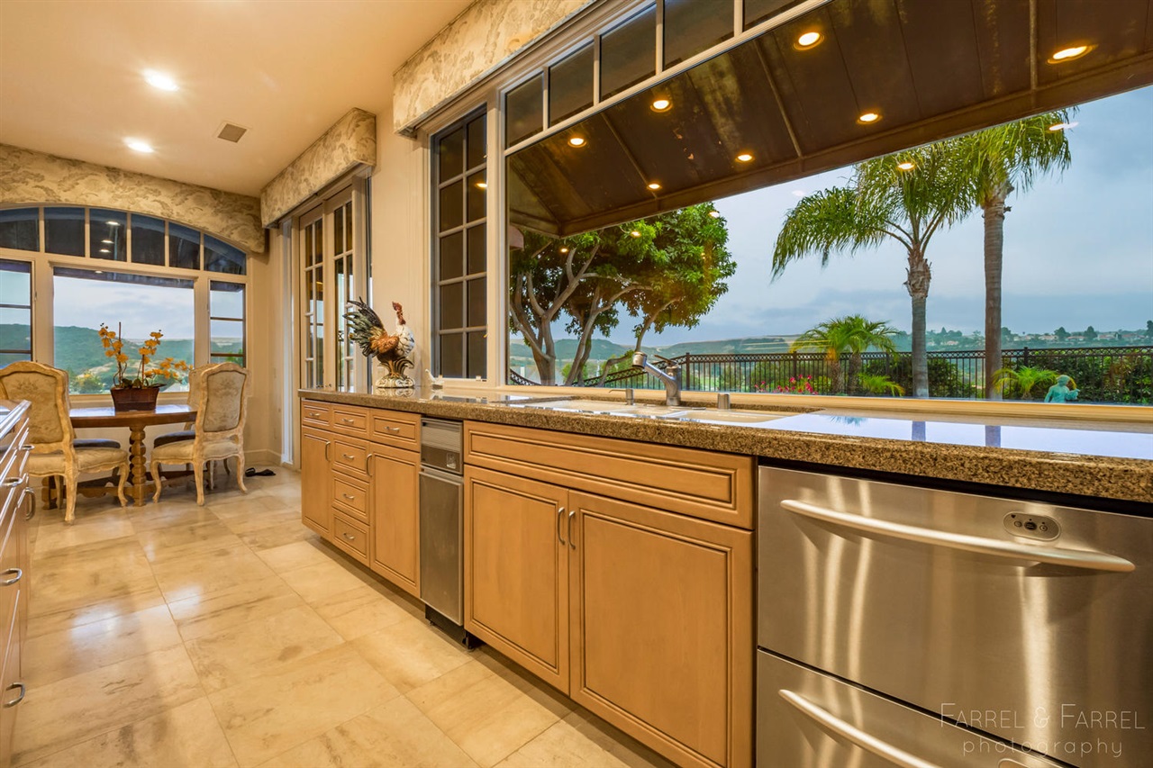 14449 Strawberry Road Rancho Santa Fe, CA 92067 - Photo 9 of 25 Gallery Image 9