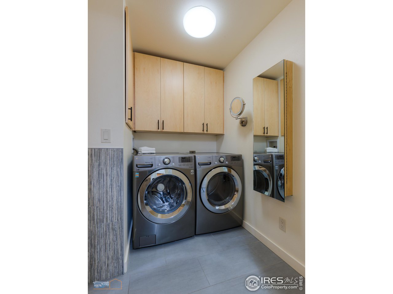 6423 Clearview Road Boulder, CO 80303 - Photo 16 of 40 a utility room with dryer and washer