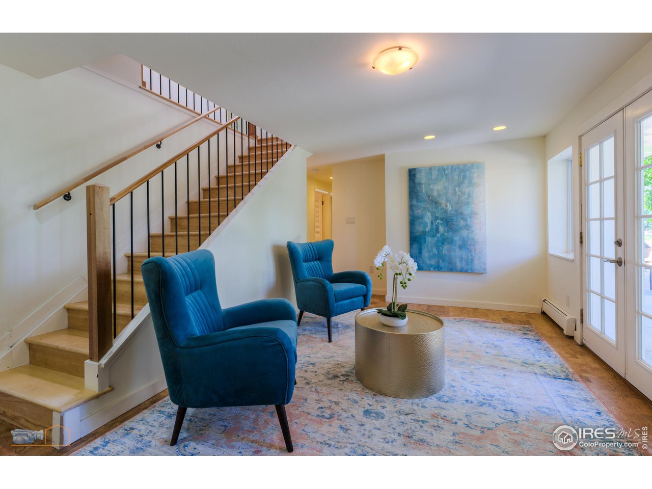 6423 Clearview Road Boulder, CO 80303 - Photo 20 of 40 a view of a livingroom with furniture and a potted plant