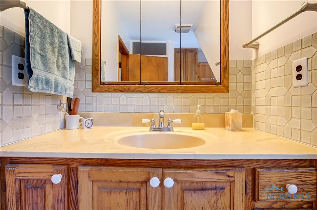 4401 Devils Hole Road Pemberville, OH 43450 - Photo 19 of 36 Gallery Image 19