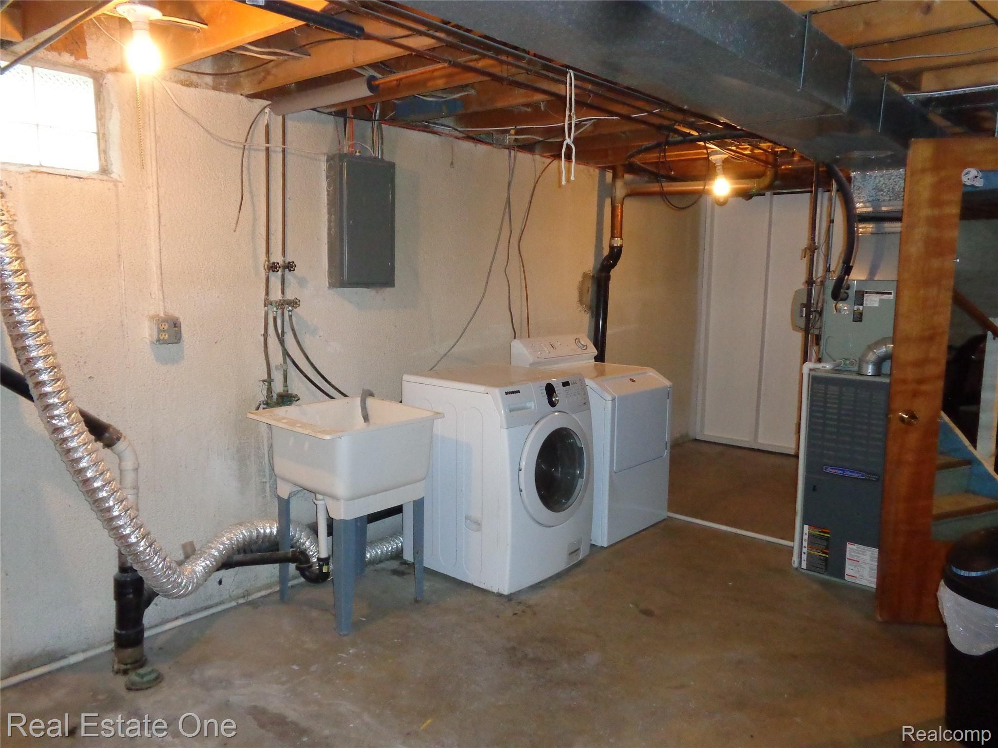 381 Dover Road Waterford, MI 48328 - Photo 13 of 22 UTILITY AREA.JPG