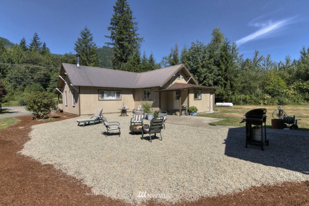7688 Kendall Road Maple Falls, WA 98266 - Photo 15 of 25 Gallery Image 15