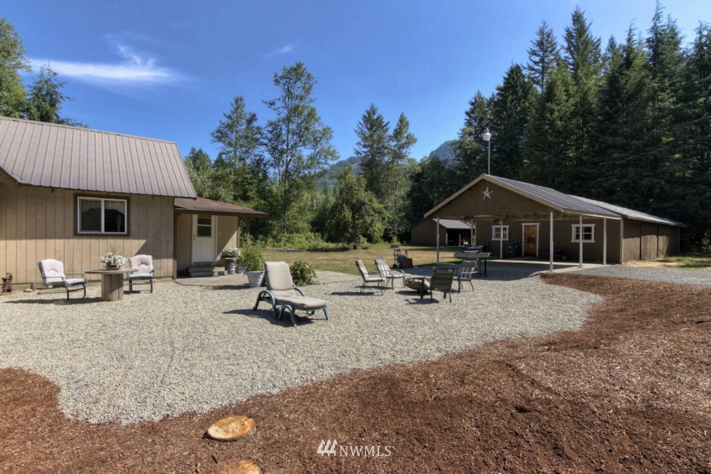 7688 Kendall Road Maple Falls, WA 98266 - Photo 17 of 25 Gallery Image 17