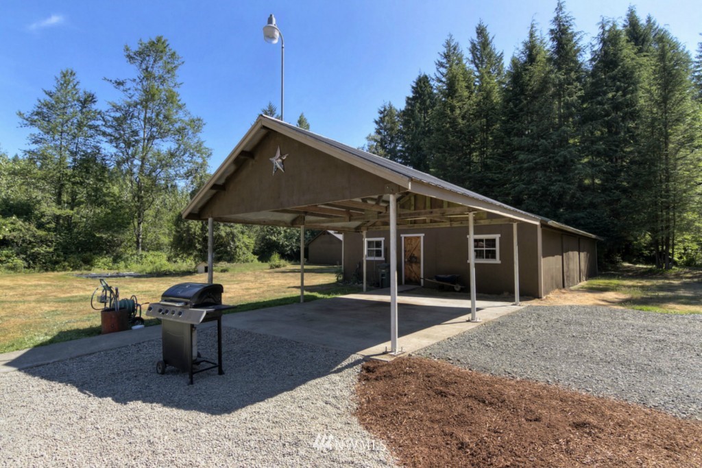 7688 Kendall Road Maple Falls, WA 98266 - Photo 19 of 25 Gallery Image 19