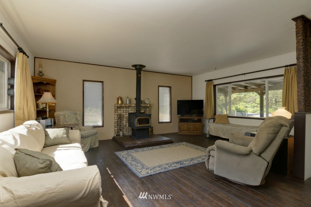 7688 Kendall Road Maple Falls, WA 98266 - Photo 3 of 25 Gallery Image 3