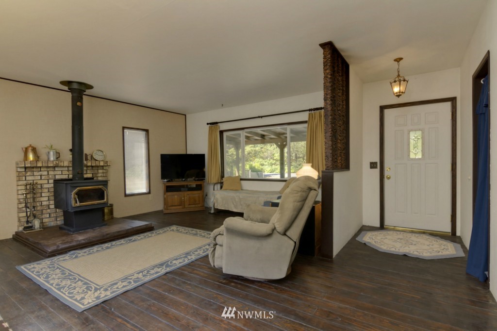 7688 Kendall Road Maple Falls, WA 98266 - Photo 4 of 25 Gallery Image 4