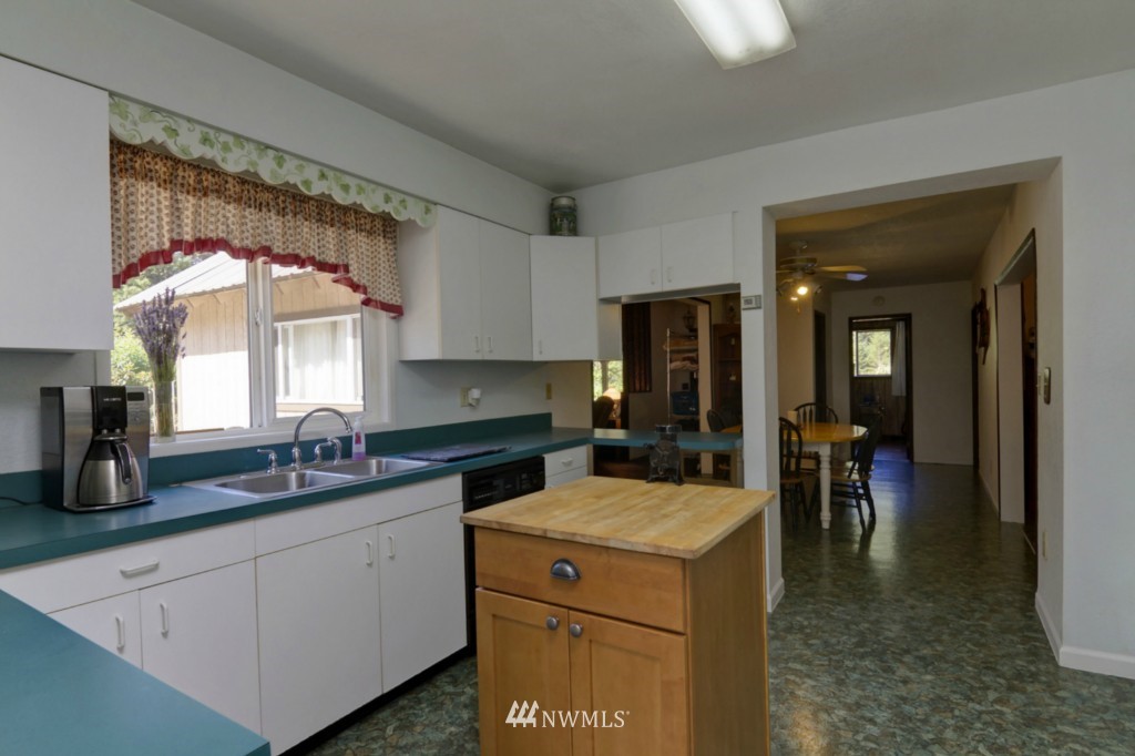 7688 Kendall Road Maple Falls, WA 98266 - Photo 6 of 25 Gallery Image 6