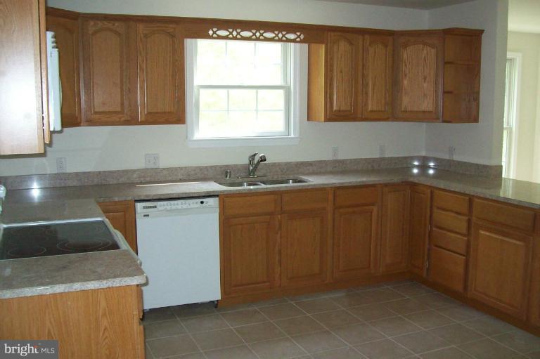 5639 Shady Side Road Churchton, MD 20733 - Photo 5 of 10 Kitchen
