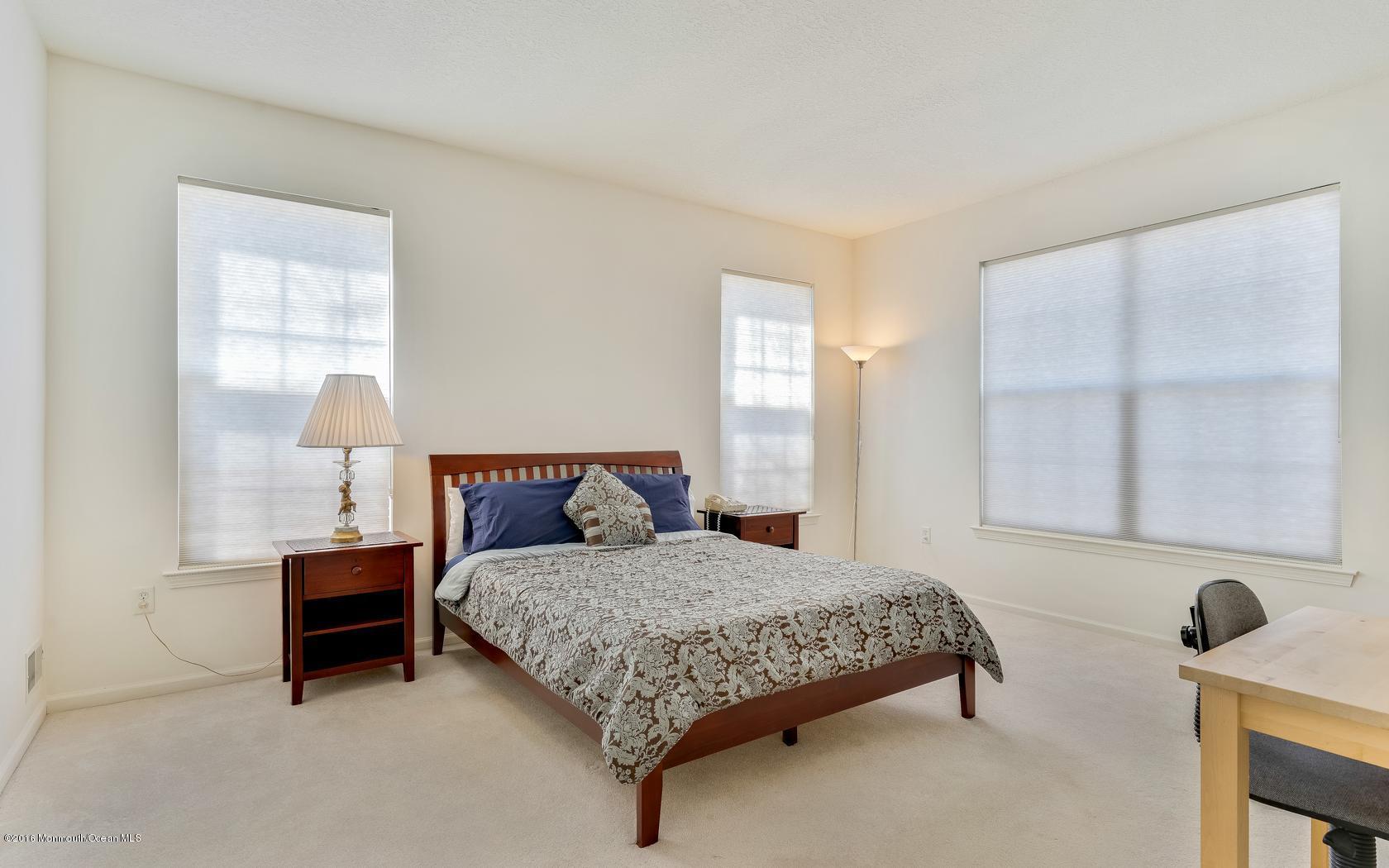 33 Silverside Road Lakewood, NJ 08701 - Photo 12 of 31 15-photo-web-1680x1050-151720