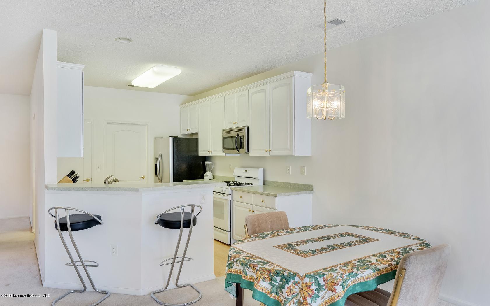 33 Silverside Road Lakewood, NJ 08701 - Photo 15 of 31 18-photo-web-1680x1050-148504